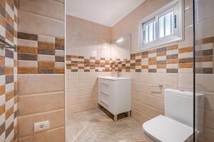 1 Bedroom Apartment - Los Cristianos - Los Ángeles — photo 14 of 16