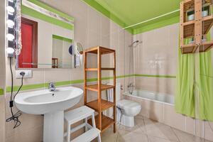 1 Bedroom Apartment - Valle de San Lorenzo - Residencial El Roque — photo 12 of 16