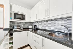 Apartament na ostatnim piętrze budynku z 1 sypialnią - Playa de Las Américas - Colón I — photo 8 of 16