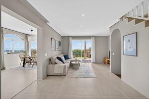 Seafront 3 Bedroom Townhouse - El Médano - Las Dunas — photo 10 of 49