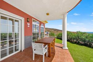 Seafront 3 Bedroom Townhouse - El Médano - Las Dunas — photo 16 of 49