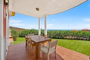 Seafront 3 Bedroom Townhouse - El Médano - Las Dunas — photo 17 of 49