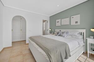 Seafront 3 Bedroom Townhouse - El Médano - Las Dunas — photo 27 of 49