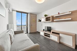 1 Bedroom Apartment - San Eugenio Alto - Caledonia Park — photo 6 of 17