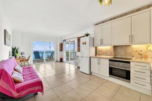 1 Bedroom Apartment - Los Cristianos - Comodoro — photo 3 of 16
