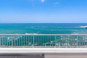Seafront 4 Bedroom Penthouse - Puerto de la Cruz — photo 2 of 26