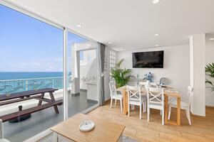 Seafront 4 Bedroom Penthouse - Puerto de la Cruz — photo 8 of 26