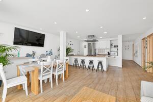 Seafront 4 Bedroom Penthouse - Puerto de la Cruz — photo 11 of 26
