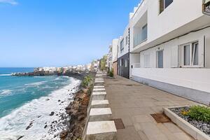 Seafront 4 Bedroom Penthouse - Puerto de la Cruz — photo 25 of 26