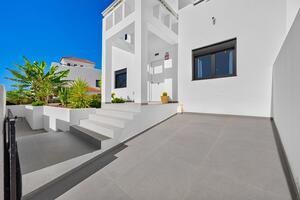 4 Bedroom Townhouse - Amarilla Golf — photo 2 of 24