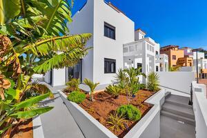 4 Bedroom Townhouse - Amarilla Golf — photo 3 of 24