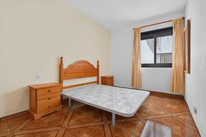 3 Bedroom Apartment - Puerto de Santiago - Los Ángeles — photo 12 of 18