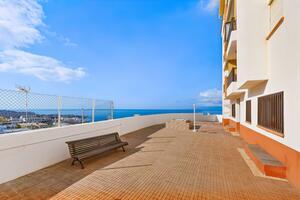 3 Bedroom Apartment - Puerto de Santiago - Los Ángeles — photo 17 of 18