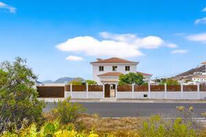 5 Bedroom Villa - Arona — photo 2 of 43