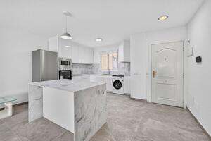 2 Bedroom Apartment - Los Cristianos - Vista Hermosa — photo 8 of 16