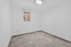 2 Bedroom Apartment - Los Cristianos - Vista Hermosa — photo 13 of 16