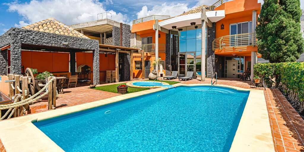 5 Bedroom Villa - Torviscas Alto