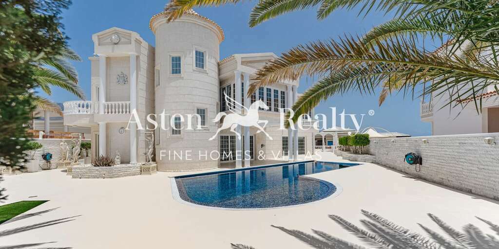6 Bedroom Villa -  La Caleta