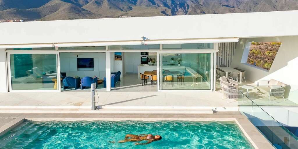 5 Bedroom Villa -  La Caleta