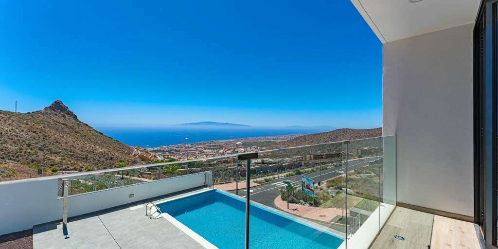Luxury 4 Bedroom Villa - Torviscas Alto