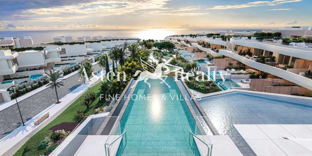 Seafront Luxury 4 Bedroom Townhouse - Marbella