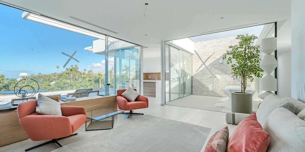 Luxury 6 Bedroom Villa - San Eugenio Alto