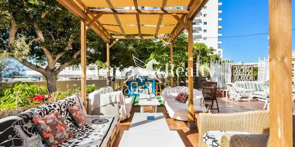 Business - Playa Paraíso