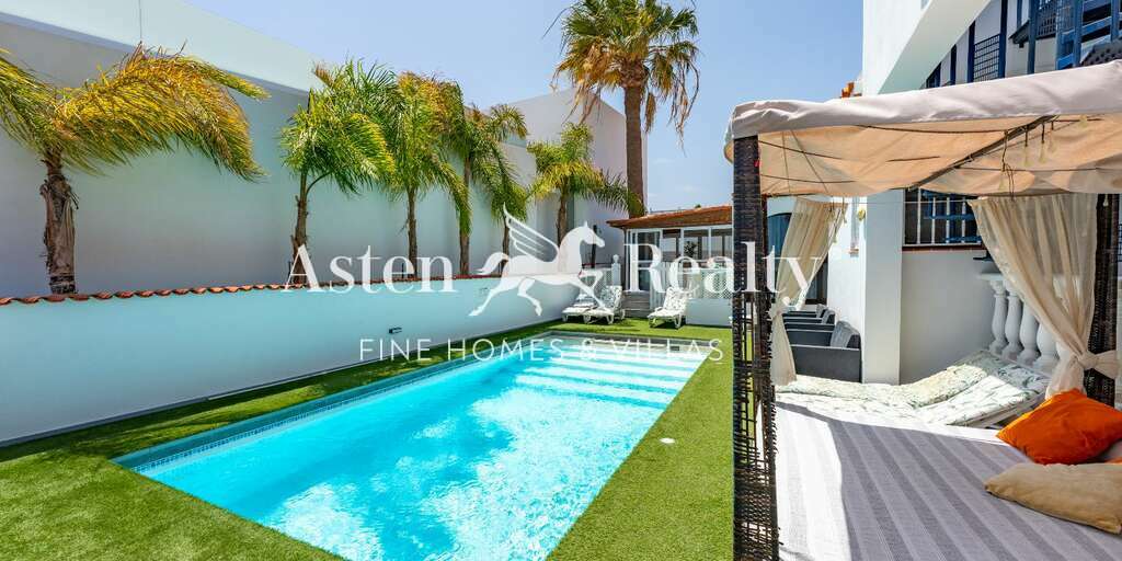 Villa de 4 dormitorios - Amarilla Golf