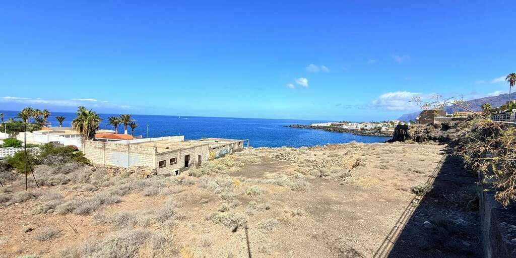 Land - Puerto de Santiago