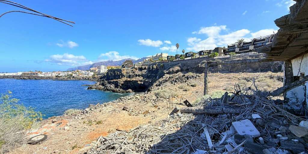 Land - Puerto de Santiago