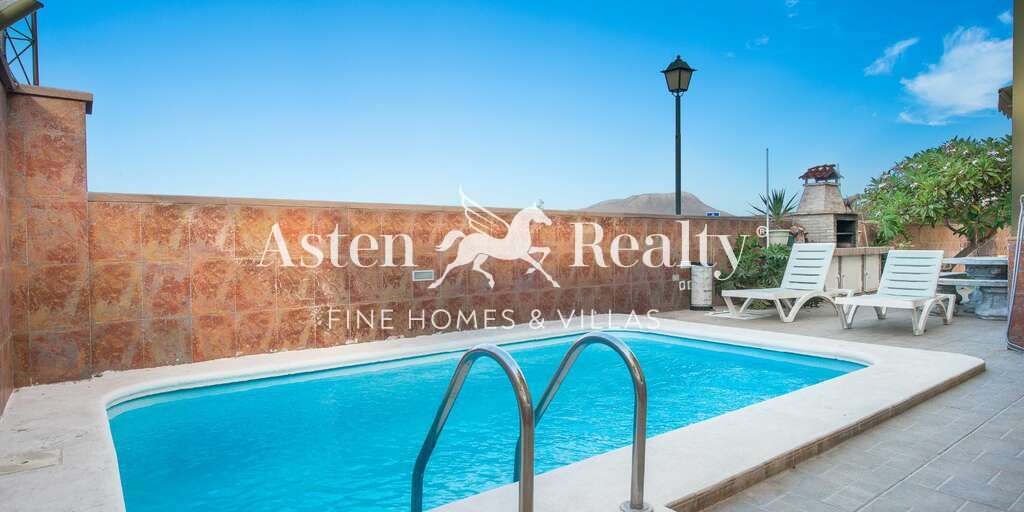 4 Bedroom House - Las Rosas