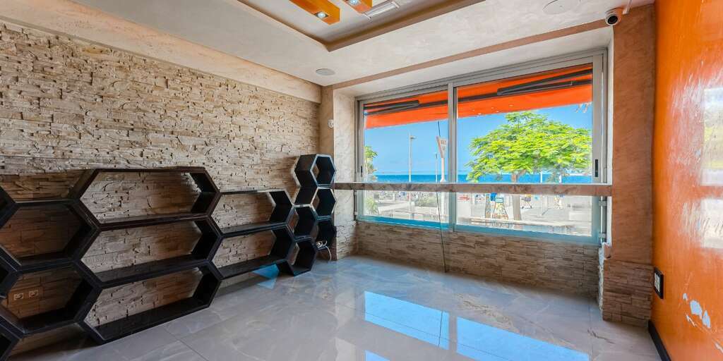 Business - Playa de Las Américas