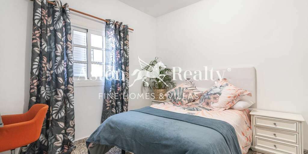 Здание с 5 спальнями - San Isidro