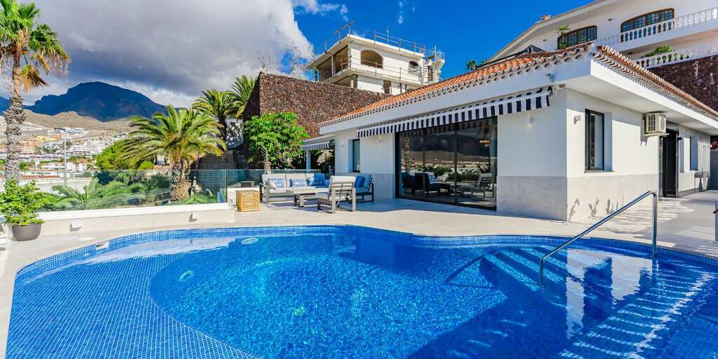 Luxury 4 Bedroom Villa - San Eugenio Alto