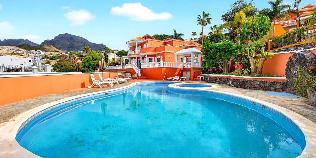5 Bedroom Villa - San Eugenio Bajo