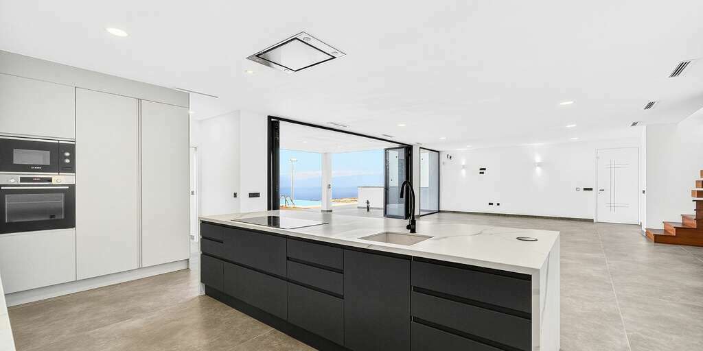 Luxury 4 Bedroom Villa - Roque del Conde