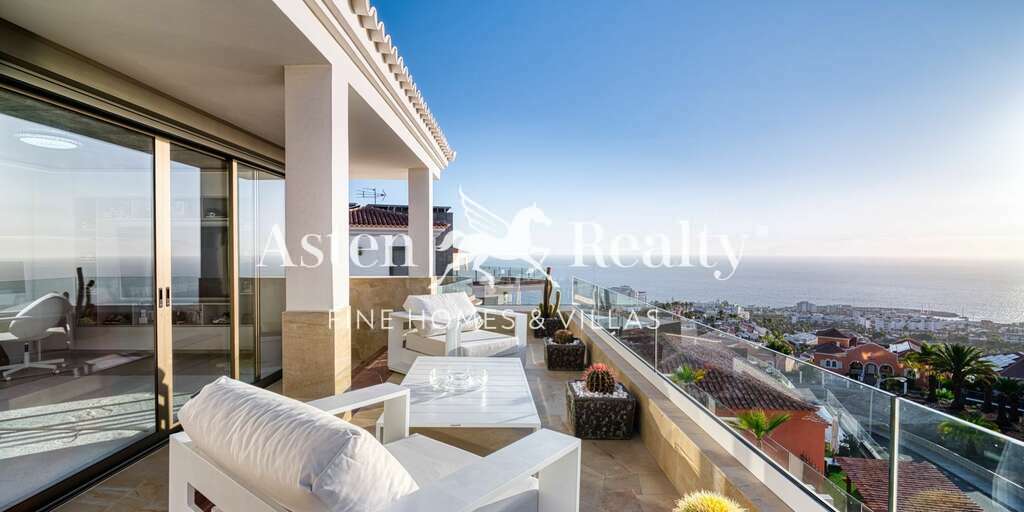 Luxury 4 Bedroom Villa - San Eugenio Alto