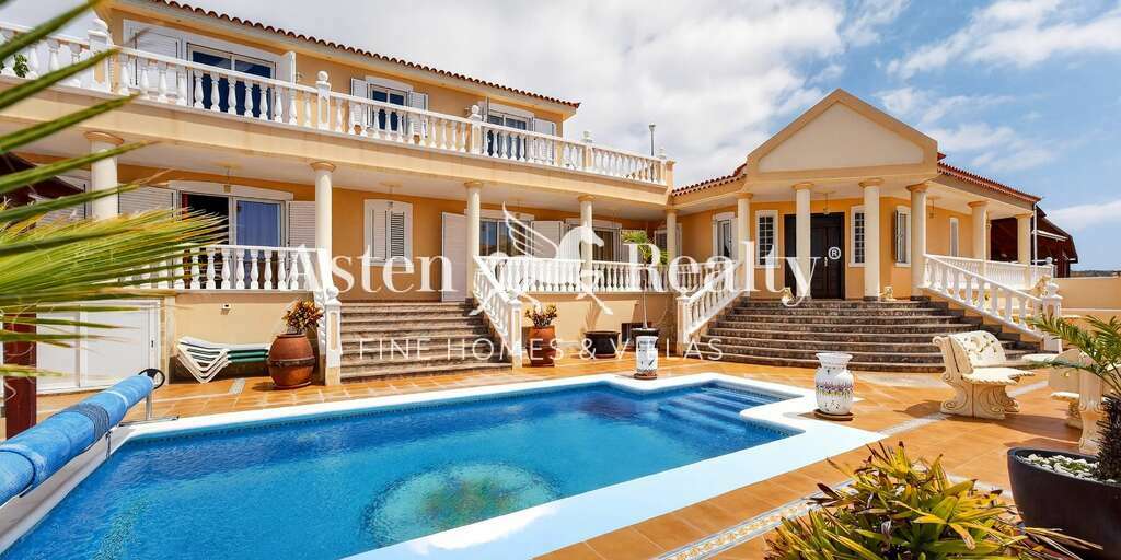 14 Bedroom Villa - Playa Paraíso