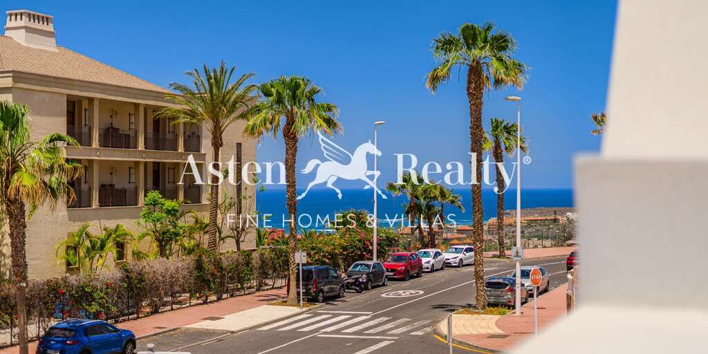 4 Bedroom Townhouse -  Bahía del Duque - Residencial Anayet