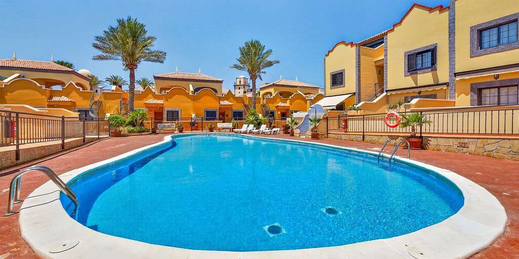 Szeregowiec z 4 sypialniami - Bahía del Duque - Residencial Anayet