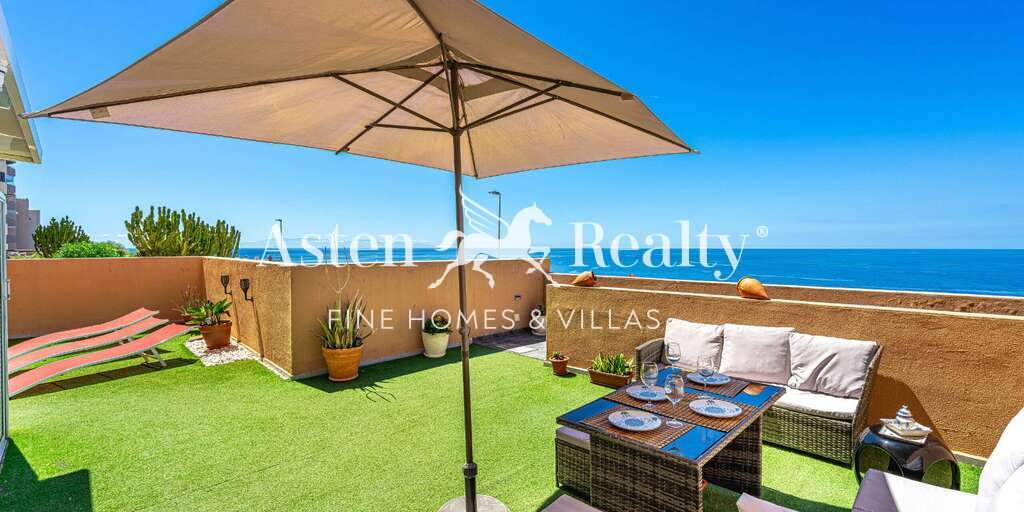 Seafront 4 Bedroom Apartment - Radazul