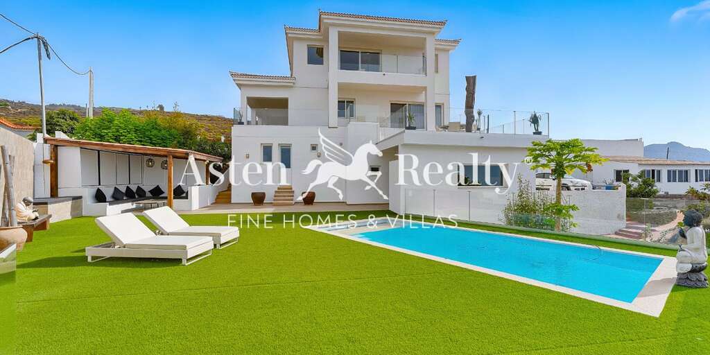5 Bedroom Villa - Arona